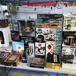 Toaster/Blender/speaker/Pots & Pans/ Kitchen Utensils 