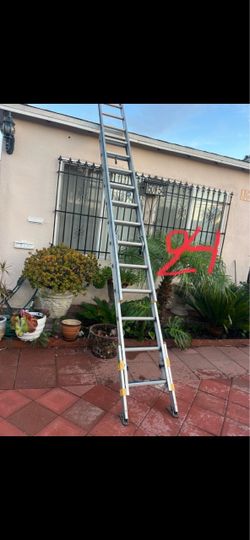 Excellent condition, 24 feet aluminum extension Ladders