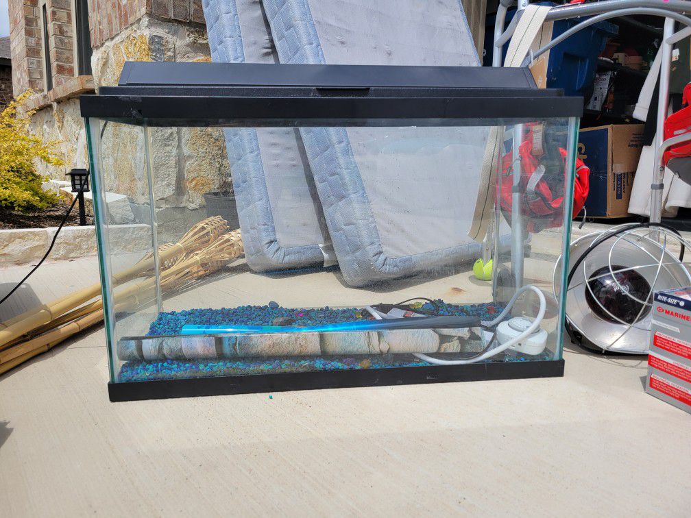 29 Gallon Fish Tank With Marineland Filters
