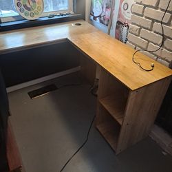 Free Corner Desk