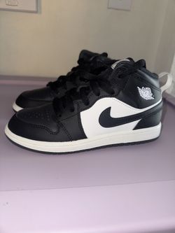 Kid’s Jordan A1 Black And White