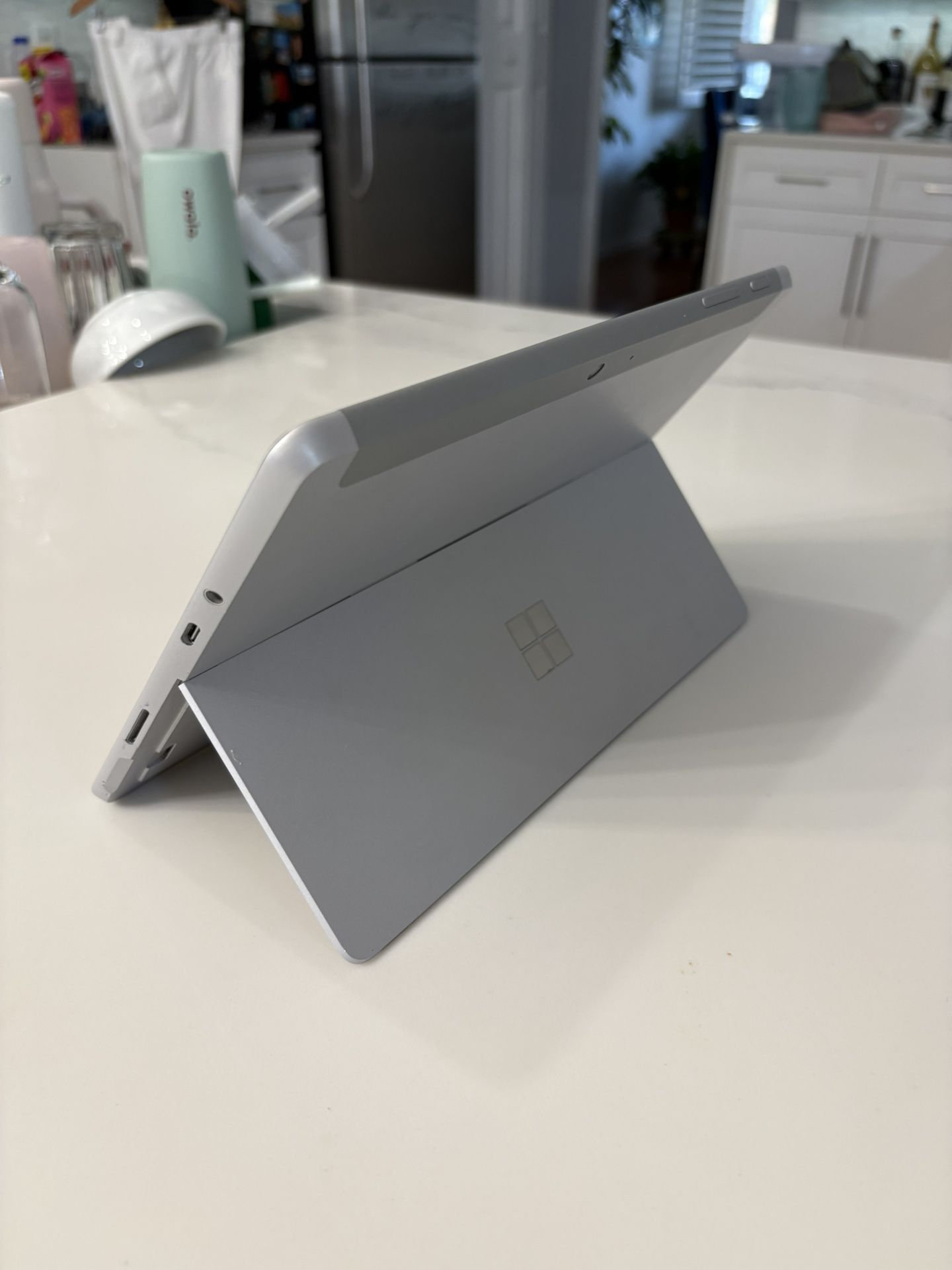 Surface Go 2 (in great condition)