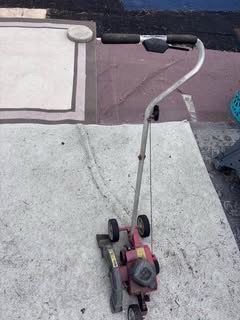 Lawn gas-powered edger, walk-behind lawn edger.
