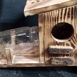 Squirrel Jar Feeder\Condo