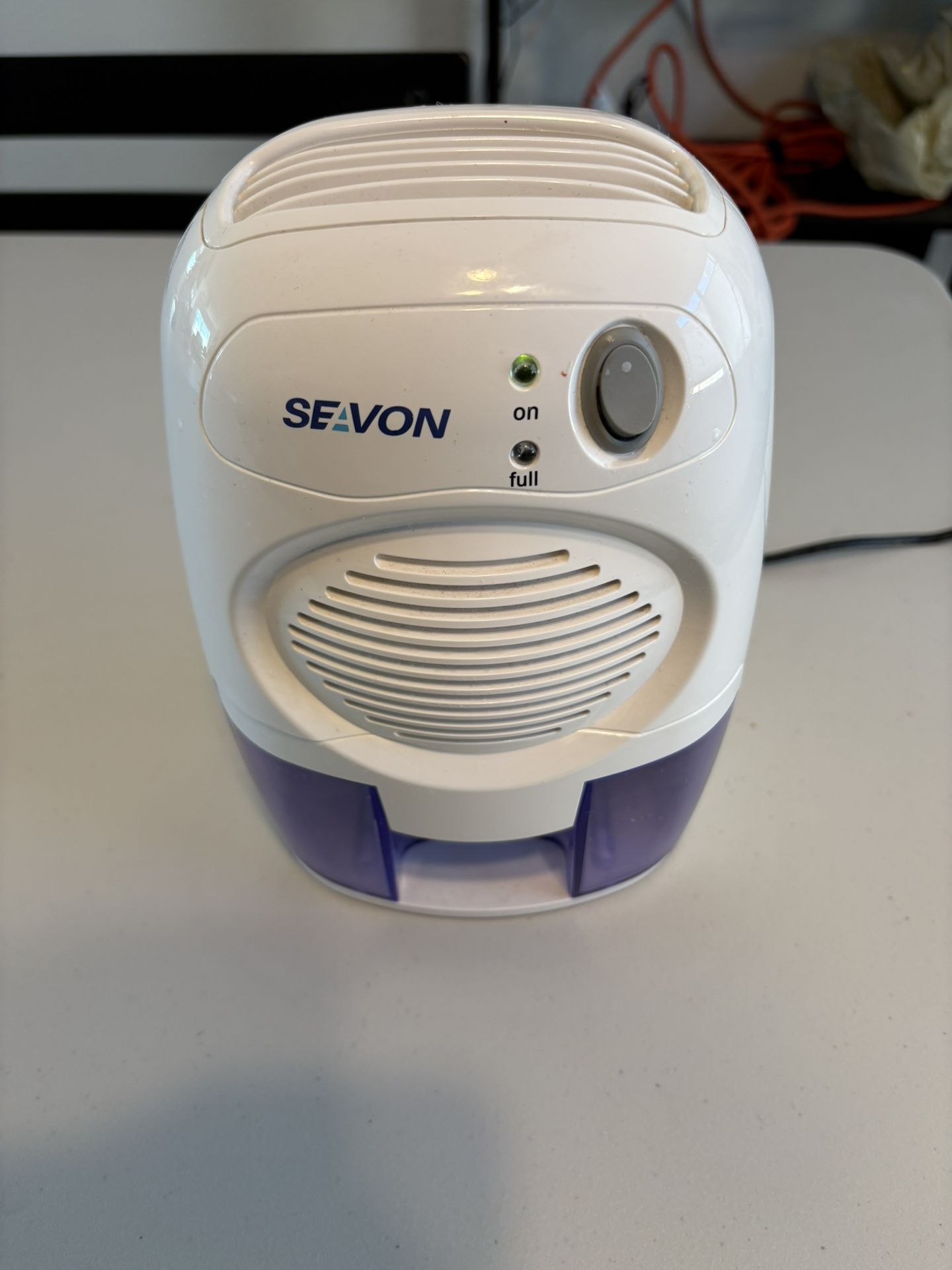 SEAVON Electric Mini Dehumidifier, 1500 Cubic Feet (156 sq ft) Portable and Compact 500ml(16 oz) Capacity Quiet Mini Dehumidifiers for Basement, Bedro