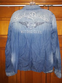 LADIES 1W 24 INCH BOTH COLLAR TO BOTTOM & PIT TO PIT LIGHT BUTTON UP HARLEY-DAVIDSON JEAN JACKET