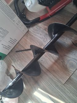 Gas powerd hole digger with auger