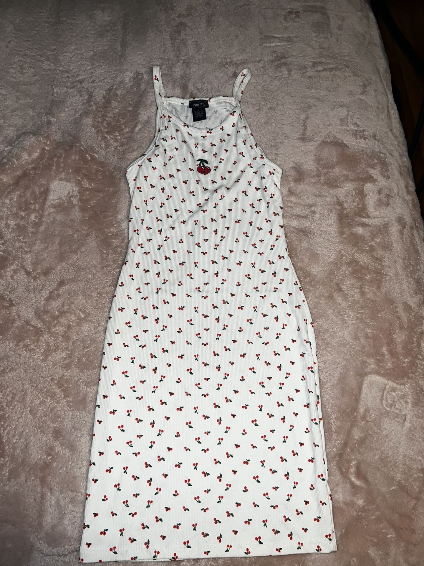 Dresses π $4 Each