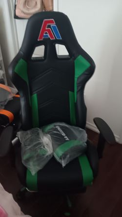 2 brand New Gaming Chairs $95 n $40 obo