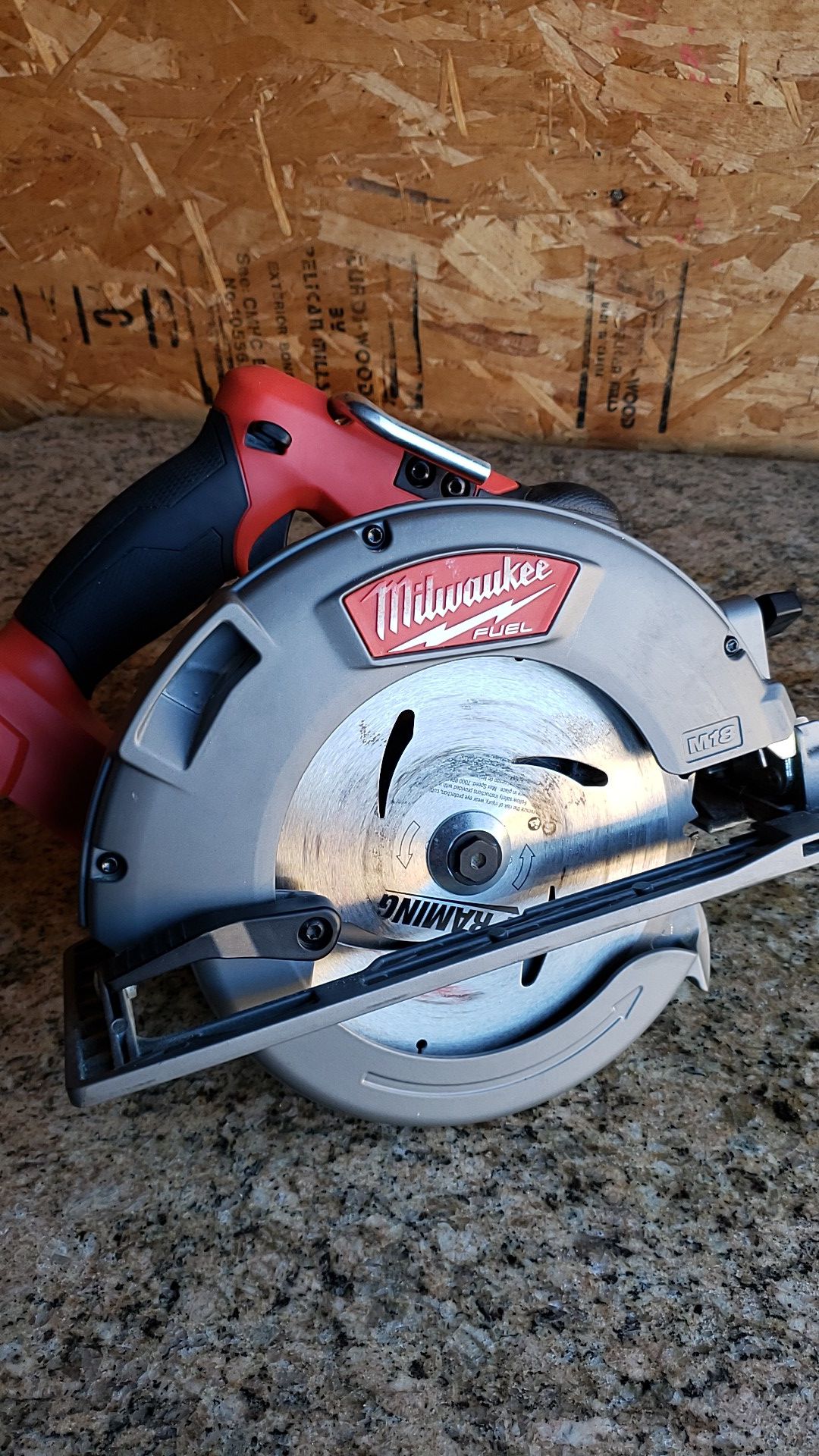 Milwaukee m18 fuel brushless 7-1/4" circular saw lightly used in good condition $80 FIRM NO OFFERS
