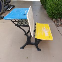 ANTIQUE NEW PEABODY CAST IRON WOOD CHILDREN'S SCHOOL DESK