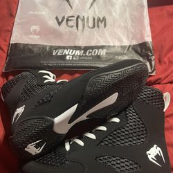 Venum Contender Boxing Shoes (6.5)