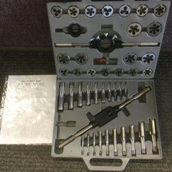 SAE /Standard Tap And Die Set National Coarse / Fine Pipe 44 PC.