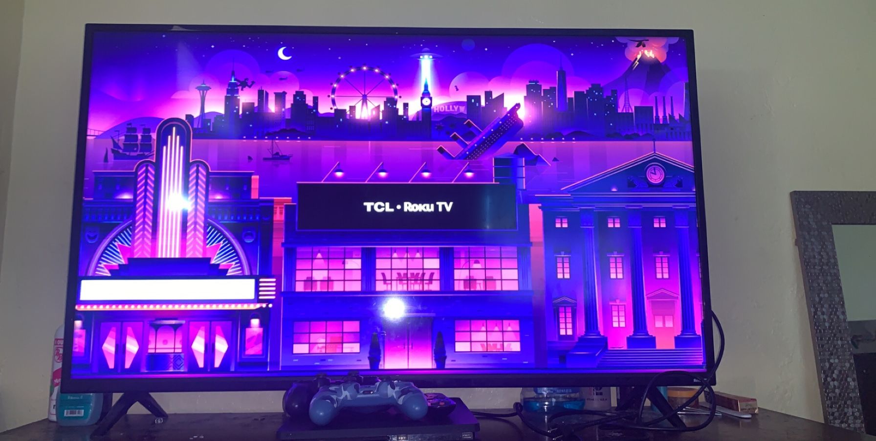 TCL Roku Smart Tv (with remote)