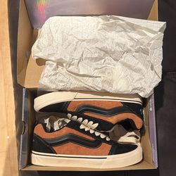 Disney 100 x vans scar knu skools