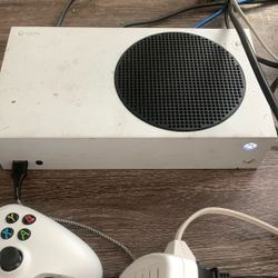 Xbox Series S Comes With 32 Inch Tv 
