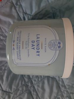 Laundry day candle
