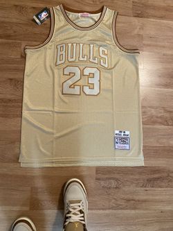 Michael Jordan  XL  Limited Edition Mitchell & Ness Gold Jersey