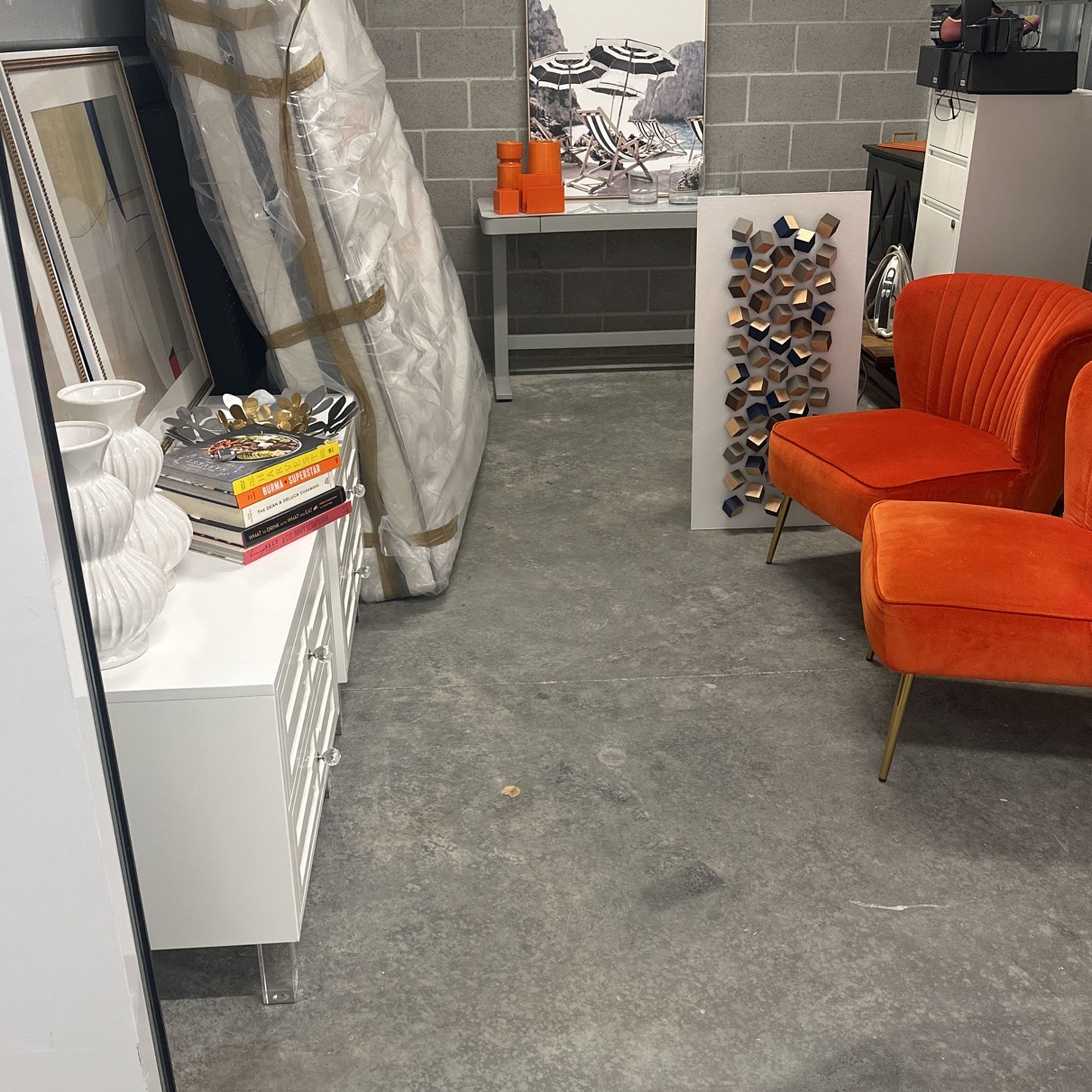 Storage sale- This morning Only