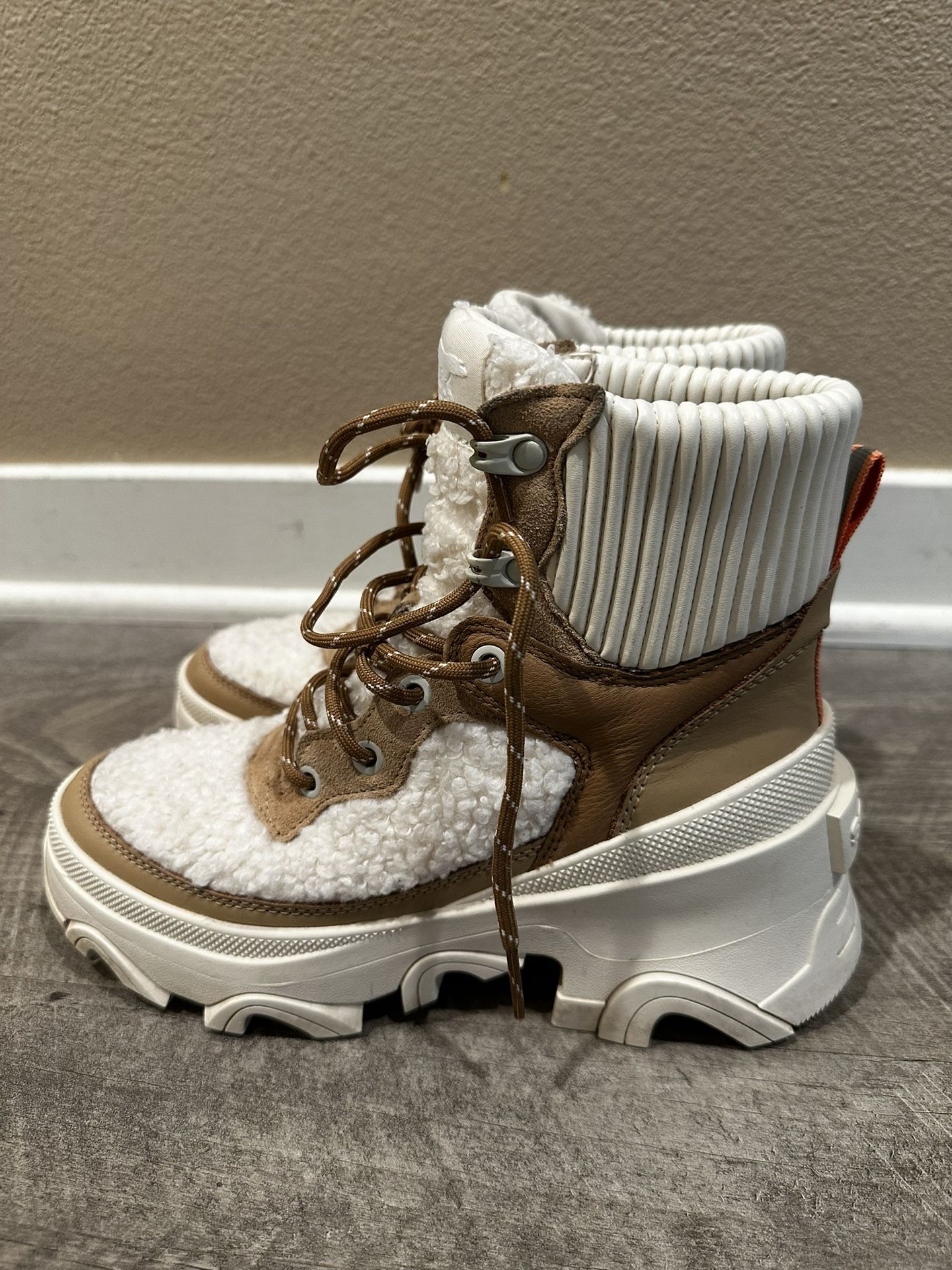 SOREL Brex Cozy Lace Up Womens Boots, Size 5.5