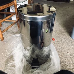Glad Stainless Steel Step Trash Can with Clorox Odor Protection for Sale in  New York, NY - OfferUp