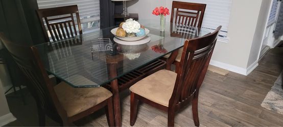 DINING TABLE AND CHAIRS