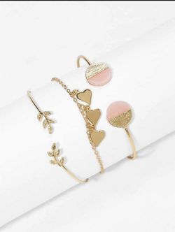 ONE LEFT Gorgeous NEW 3 piece leaf heart and disc detail bangle Women’s Fashion Jewelry bracelets