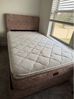 Twin XL storage bed, with frame and mattress