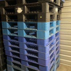Plastic pallets for sale 43” x 43”