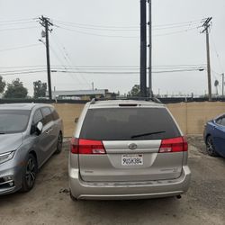 2004 Toyota Sienna