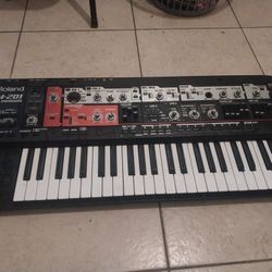 Roland Keyboard SYNTHESIZER For Parts Or Repair 