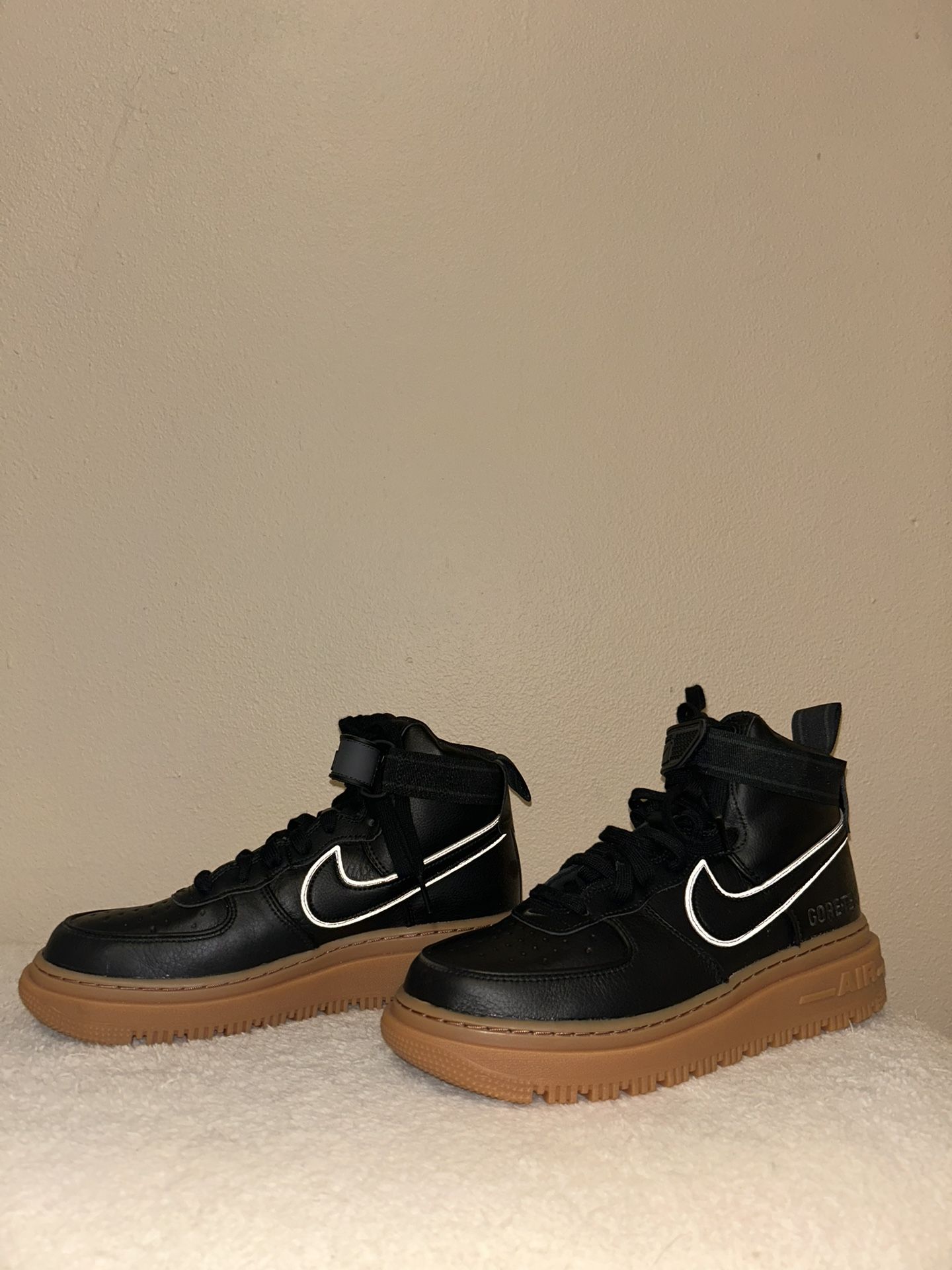 Nike Air Force 1 High Gore-Tex Boot 7.5 in Mens