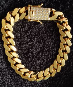 9mm. 9in. Miami Cuban Chain CZ box bracelet 14k. Yellow gold-plated silver 925