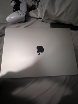 Apple Mac Book Pro 16 Inch