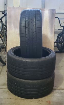GOODYEAR EAGLE F1 SUPER CAR 285 / 35 R22 TIRES