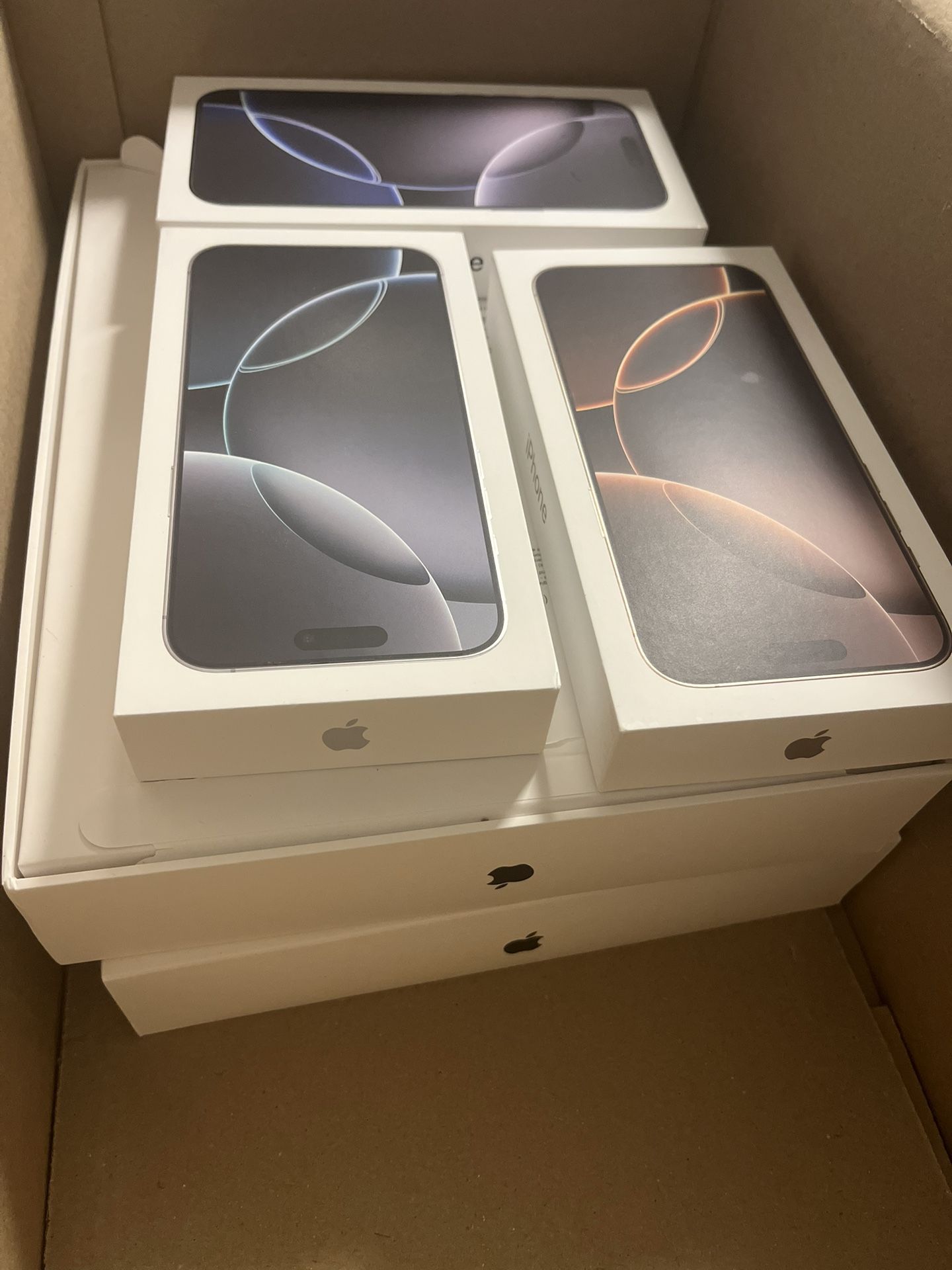 1TB iPAD PRO 13 BRAND NEW NEVER USED NEVER OPENED