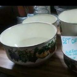 Set Of 4 Oven Bowls Never Used