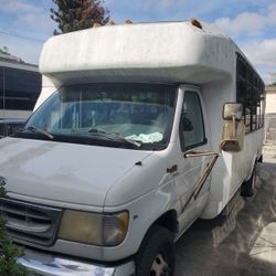 2000 Ford E-450