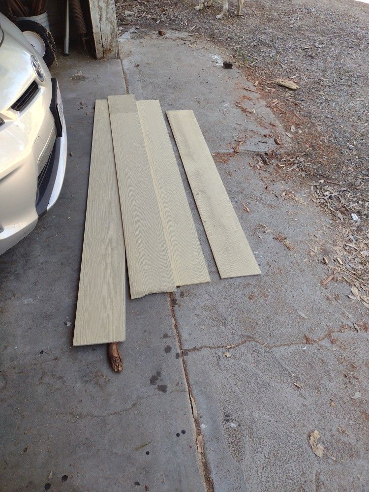 James Hardie HardiePlank, Leftover Pieces Sidind H 5/16. x 8.25 in. Fiber Cement Primed Cedarmill Lap Siding