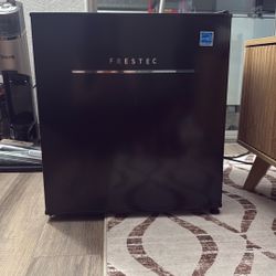 Mini Fridge - 1.7 Cu.Ft.