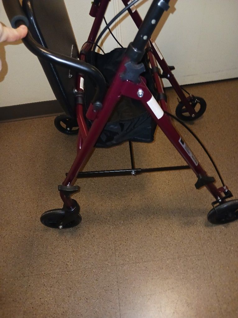 Walker Medline 300 Lb Capacity With Extra Storage Bag Memory Foam Seat Headed Back Brace Dual Locking Brakes Like New Good Price!