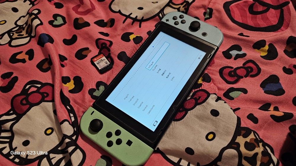 I have this Nintendo switch, it is almost new but it does not have the charger, it is formatted and comes with a game