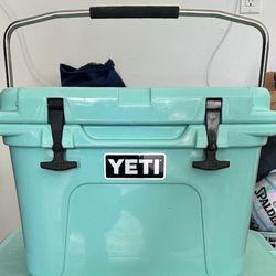 Yeti Roadie 20 Limited Edition Seafoam