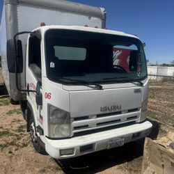 2013 Isuzu Truck