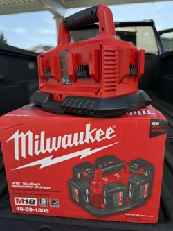 MILWAUKEE M18 Six-Pack Sequential Charger (48-59-1806) 