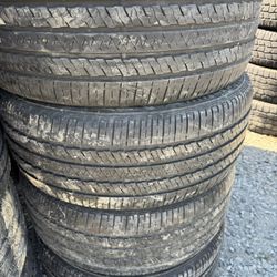 265/50r20 Brigstone Tires En Excelente Condiciones De Vida Las 4