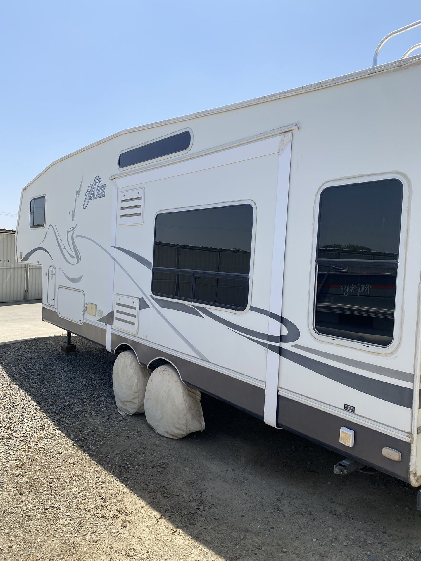 2004 Jazz Rv Trailer with Honda Generator