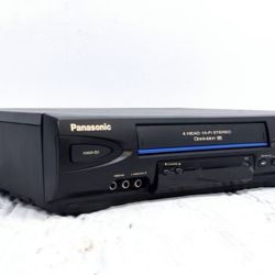 Panasonic PV-V4522 VCR Blueline 4 Head Omnivision VHS Recorder No Remote TESTED