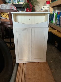 Bathroom cabinet