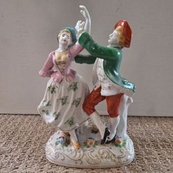 VINTAGE Porcelain Dancing Couple Figurine